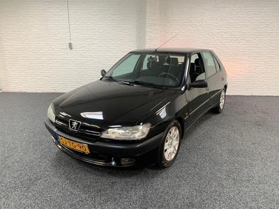 tweedehands Peugeot 306 1.8 XR kan niet in parkeerstand