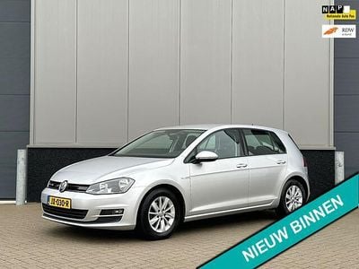 Grijs (metallic) Gebruikt 2016 VW Golf VII Edition Hatchback | € 11.990 (Goede deal)