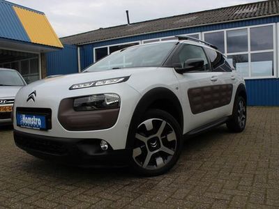 tweedehands Citroën C4 Cactus 1.2i "Shine Edition " Navi - LED - AUX !!! 82 Pk