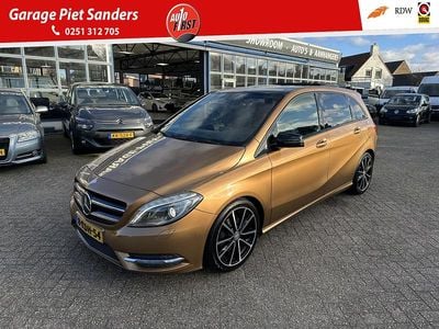 Beige (metallic) Gebruikt 2013 Mercedes B180 Ambition MPV | € 11.950 (Eerlijke prijs)