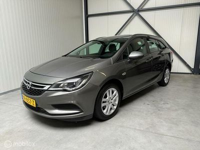 tweedehands Opel Astra Sports Tourer 1.6 CDTI Business+, Trekhaak, navi.