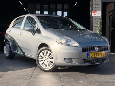 Grijs Gebruikt 2010 Fiat Punto Dynamic Hatchback | € 4.244 (Iets duurder)