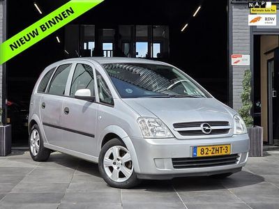 Grijs Gebruikt 2004 Opel Meriva Cosmo MPV | € 2.444 (Eerlijke prijs)