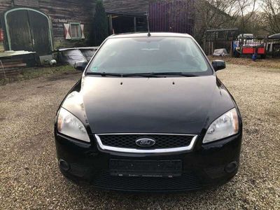 tweedehands Ford Focus Cabriolet CC Coupe- 2.0 16V Trend