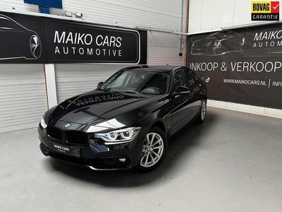 Zwart Gebruikt 2016 BMW 330e Sport Line Sedan | € 20.750 (Super prijs)