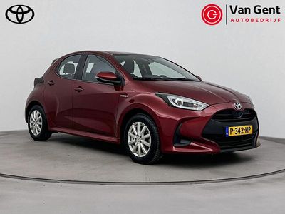 Rood Gebruikt 2021 Toyota Yaris Hybrid Active Hatchback | € 19.999 (Eerlijke prijs)