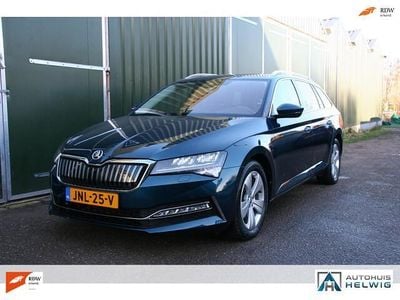 Blauw (metallic) Gebruikt 2020 Skoda Superb Business Line Stationwagen | € 23.950 (Goede deal)