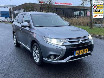 Occasion Mitsubishi Outlander P-HEV 121 PK (88 kW) 2016 Grijs, metallic lak SUV