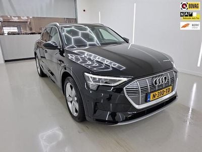 Zwart (metallic) Occasion 2021 Audi e-tron Advanced SUV | € 23.999