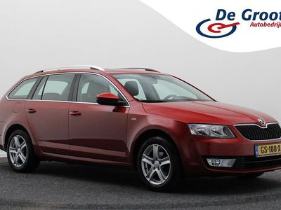 Rood Occasion 2015 Skoda Octavia Business Line Stationwagen | € 8.950 (Iets duurder)