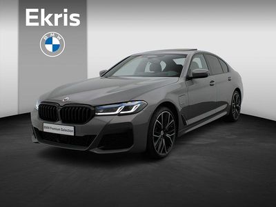 Grijs Occasion 2024 BMW 545e Sedan | € 51.900