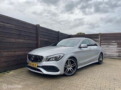 Grijs Gebruikt 2016 Mercedes CLA180 Ambition Sedan | € 18.950 (Eerlijke prijs)