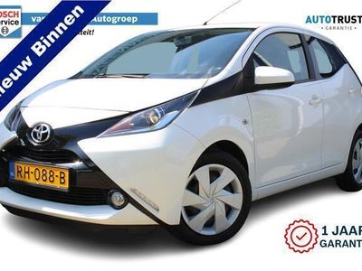 tweedehands Toyota Aygo 1.0 VVT-i x-play | Incl. 1 jaar Garantie | Airco | Achteruitrijcamera | Snelheid limiter | Elektrische ramen voor | Elektrisch verstelbare spiegels | Centrale vergrendeling met afstandsbediening | Origineel NL auto | NAP |