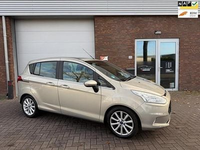 Grijs (metallic) Gebruikt 2016 Ford B-MAX Titanium MPV | € 6.999 (Goede deal)