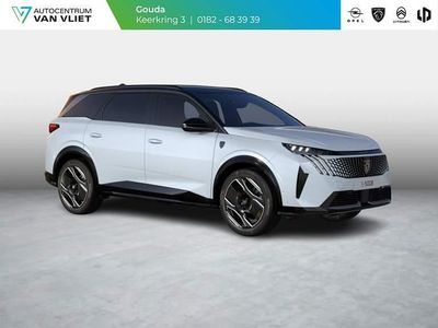Blanc okenite (wit metallic) Nieuw 2026 Peugeot 5008 GT SUV | € 51.015 (Goede deal)