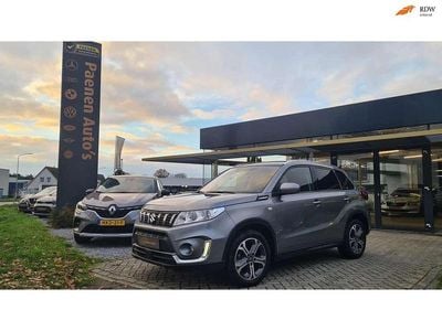 Grijs Gebruikt 2018 Suzuki Vitara SUV | € 19.950 (Goede deal)