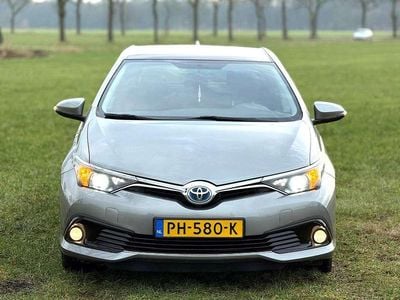 Grijs Occasion 2017 Toyota Auris Hybrid Trend Hatchback | € 9.650 (Goede deal)