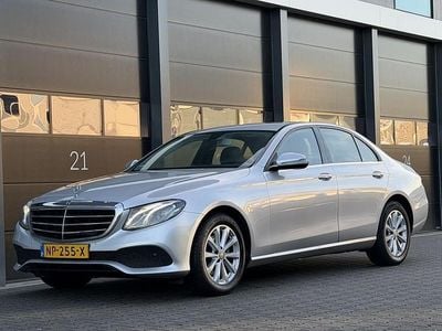 Grijs Occasion 2017 Mercedes E200 Sedan | € 9.950 (Goede deal)