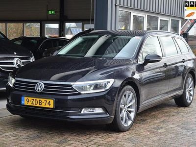 Zwart (metallic) Gebruikt 2014 VW Passat Comfortline Stationwagen | € 13.490 (Duur)