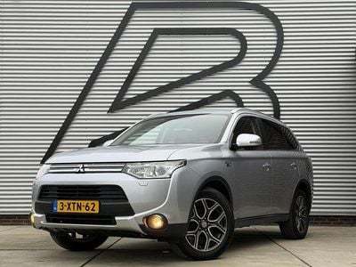 Occasion Mitsubishi Outlander P-HEV Edition 121 PK (88 kW) 2014 Grijs SUV
