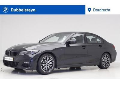 tweedehands BMW 318 3-SERIE i M-Sport | 20.000 km! | Camera | Stoelverwarming | Leder | Laser | Trekhaak