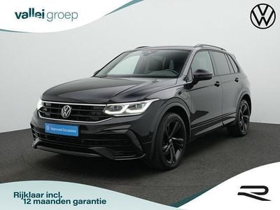 Zwart Occasion 2023 VW Tiguan R-line SUV | € 38.700 (Eerlijke prijs)
