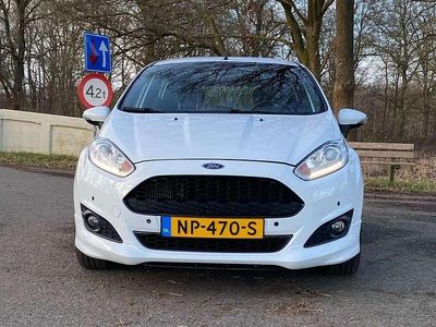 Wit Occasion 2017 Ford Fiesta ST-Line Hatchback | € 8.000 (Eerlijke prijs)