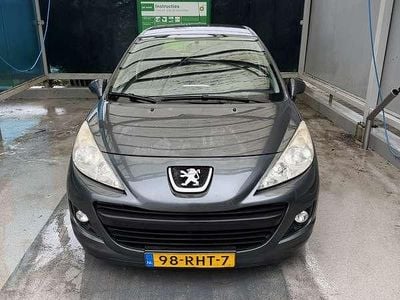 Grijs Occasion 2011 Peugeot 207 Access Hatchback | € 1.950 (Goede deal)