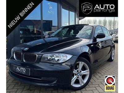 Zwart (metallic) Occasion 2010 BMW 118 Hatchback | € 6.995 (Iets duurder)