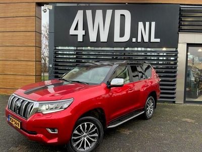 tweedehands Toyota Land Cruiser 2.8 D 204 PK AUT EXECUT SWVAN LEDER NAVI CLIMA CRUISE CRAWL NAP 28.729 KM ¤59.745 EXCL Unieke auto in perfecte staat , FISCAAL VOORDELIG GRIJS KENTEKEN - meest luxe uitvoering auto IS ROOD GEWRAPT IS OORSPRONKELIJK BLACKISCH BLUE ZONDE