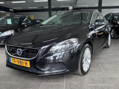 Zwart Gebruikt 2015 Volvo V40 Ocean Race Stationwagen | € 8.950 (Eerlijke prijs)