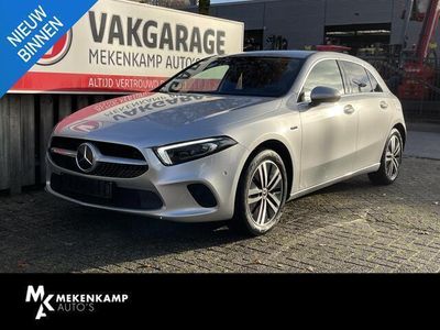 tweedehands Mercedes A250 e Business Solution Luxury Limited 17"/Trekhaak/LED Dynamish/Adaptieve Cruise/Dodehoek/Stoelverwarming/PDC v+a/Apple Carplay & Android Auto