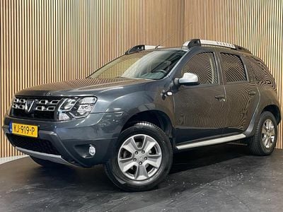 Grijs Gebruikt 2016 Dacia Duster Lauréate SUV | € 8.895 (Eerlijke prijs)