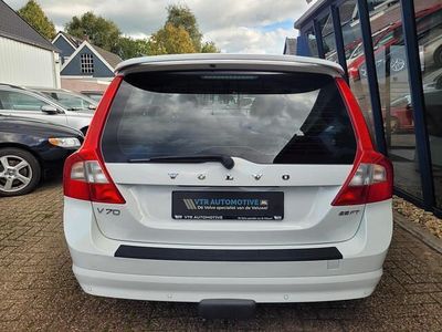 Wit Gebruikt 2009 Volvo V70 Momentum Stationwagen | € 16.945