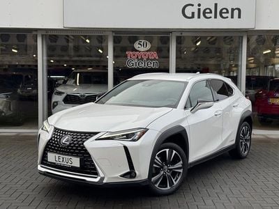 Wit Occasion 2022 Lexus UX 250h SUV | € 23.900 (Goede deal)
