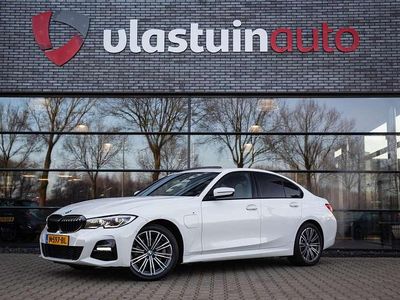 Wit Occasion 2021 BMW 320e Basis Sedan | € 32.450 (Iets duurder)