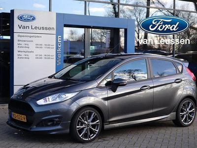 Grijs Gebruikt 2016 Ford Fiesta ST-Line Hatchback | € 10.400 (Iets duurder)