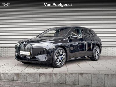 Saphirschwarz metallic (zwart metallic) Gebruikt 2022 BMW iX Performance SUV | € 56.900 (Eerlijke prijs)