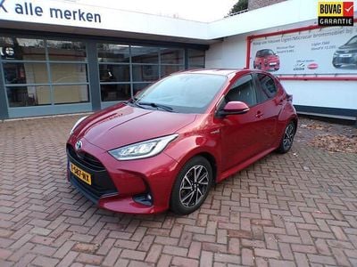 Rood Occasion 2021 Toyota Yaris Play Hatchback | € 19.950 (Eerlijke prijs)