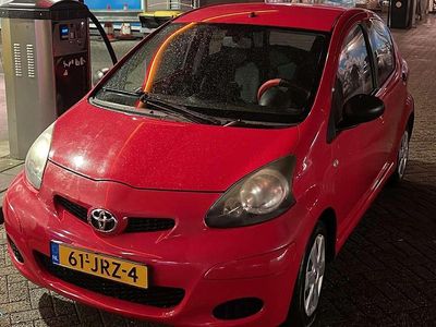 Occasion Toyota Aygo 68 PK (50 kW) 2009 Rood Hatchback