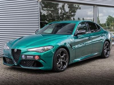 Groen, metallic lak Gebruikt 2021 Alfa Romeo Giulia Quadrifoglio Sedan | € 69.950 (Iets duurder)