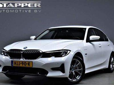BMW 330e