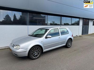 tweedehands VW Golf IV 2.3 V5 Highline lees advertentie aub