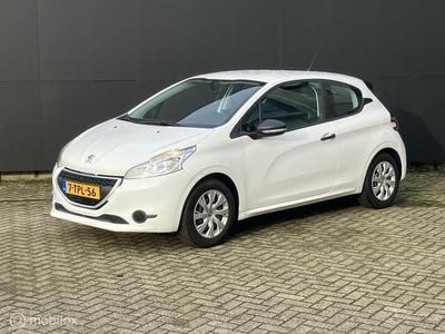 Wit Gebruikt 2014 Peugeot 208 Access Hatchback | € 3.450 (Eerlijke prijs)