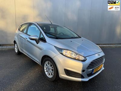 Grijs Gebruikt 2014 Ford Fiesta Style Hatchback | € 2.999 (Eerlijke prijs)