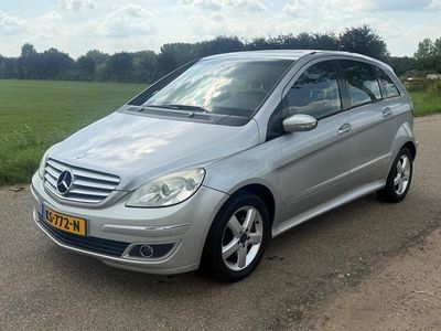 Mercedes B200