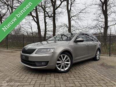 Beige Gebruikt 2014 Skoda Octavia Stationwagen | € 12.495 (Duur)