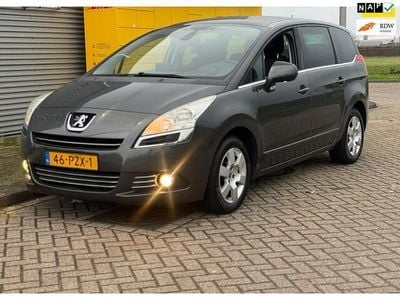 Grijs Occasion 2011 Peugeot 5008 MPV | € 3.650 (Eerlijke prijs)