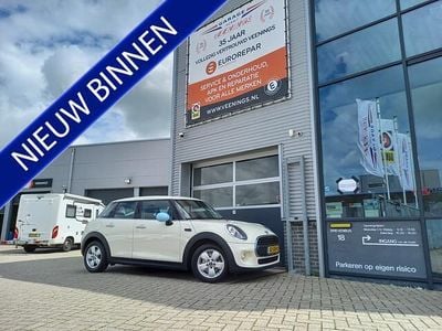 Wit Gebruikt 2018 Mini ONE Hatchback | € 12.400 (Eerlijke prijs)