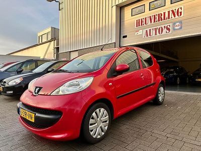 Rood Gebruikt 2006 Peugeot 107 Hatchback | € 1.749 (Eerlijke prijs)